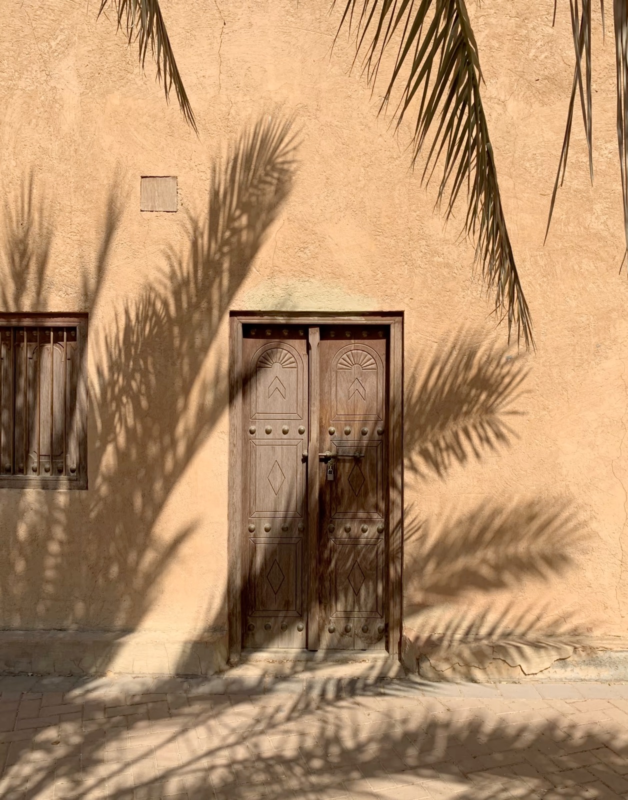 بيوت وأبواب