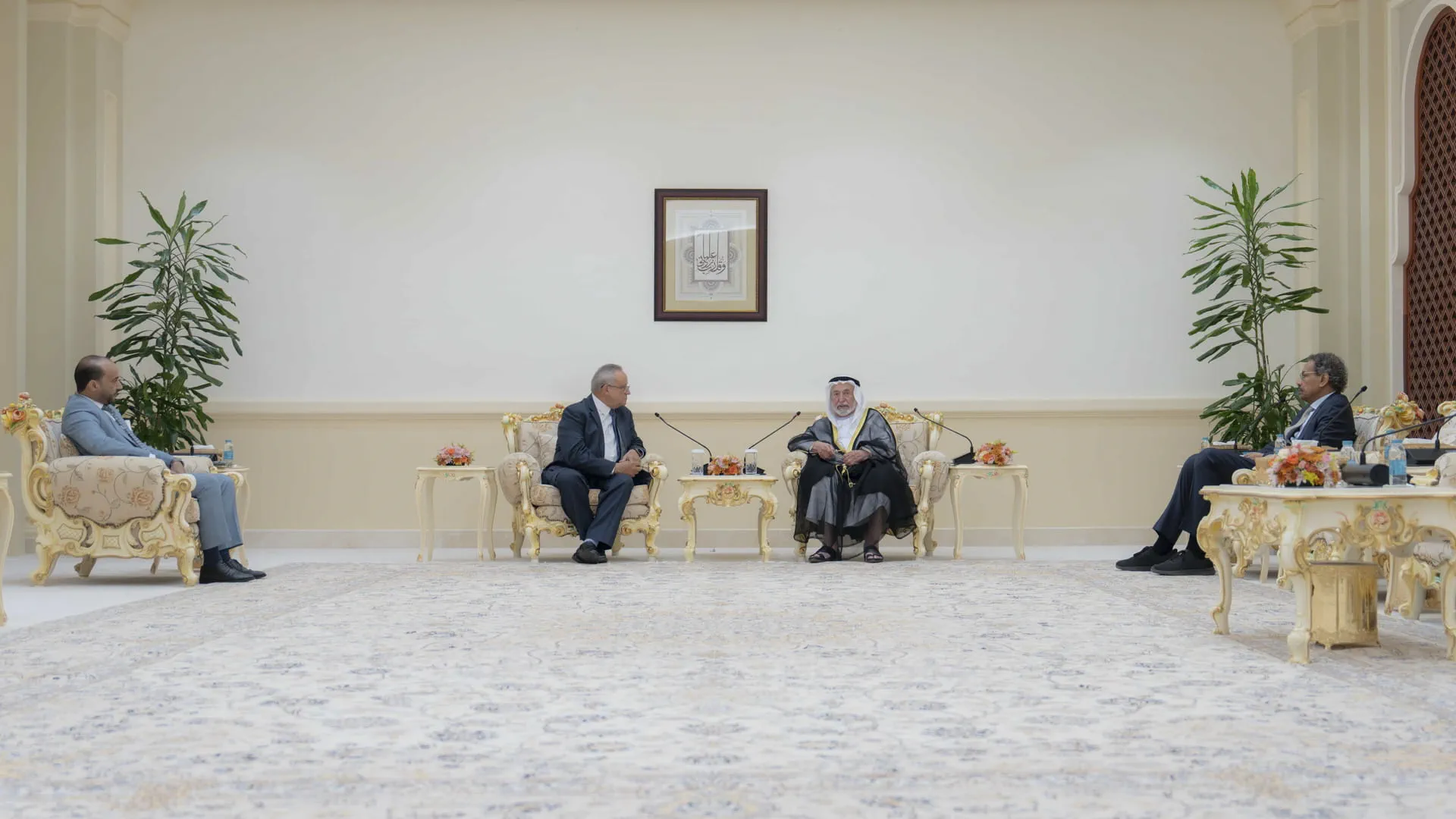 حاكم الشارقة يستقبل مدير مكتبة الإسكندرية