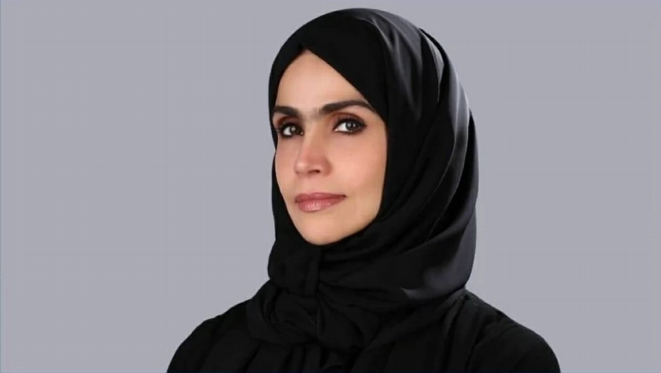 جماليات إماراتية: سلامة المزروعي.. حين تزهر الأنوثة