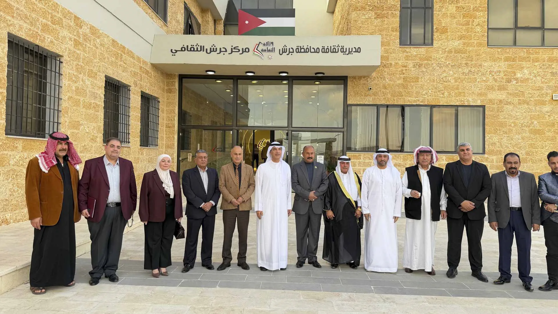 الشارقة تجمع أكثر من 30 شاعراً في مهرجان المفرق بالأردن